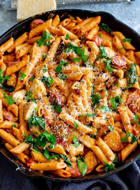 Chorizo Pasta Bake, Quiche Chorizo, Creamy Tomato Chicken, Chorizo Pasta Recipes, Chicken And Chorizo Pasta, Greek Lemon Potatoes, Chicken And Chorizo, Chorizo Pasta, Tomato Chicken