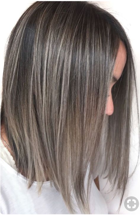 Cabello Popelavá Blond, Grey Balayage, Highlights Silver, Gray Highlights, Gray Balayage, Colored Hair Tips, Ash Brown Hair, Ash Blonde Balayage, Brown Hair Balayage