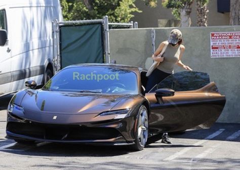 Kendall Jenner Ferrari, Kylir Jenner, Kendall Jenner Car, King Kylie 2016, Kardashian Cars, Ferrari 488 Spider, 488 Spider, Ferrari Sf90, Aston Martin Db11