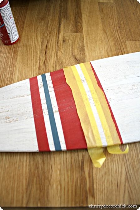 Painted Oars Paddles, Decorative Paddles, Boat Oars Decor, Art With Paint, Painted Oars, Lake House Furniture, Paddle Decor, Oar Decor, Painted Paddles