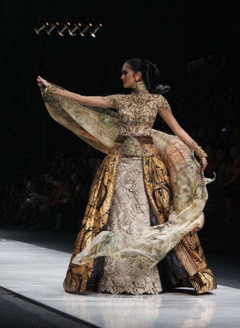 ANNE AVANTIE - Indonesian kebaya General Clothes, Anne Avantie, Indonesian Kebaya, Fantasy Kingdom, Jakarta Fashion Week, Modern Kebaya, Batik Kebaya, Fairytale Fashion, Gaun Fashion