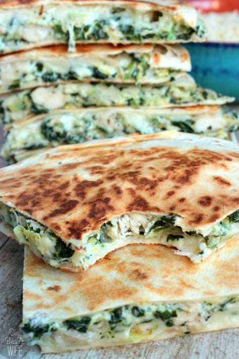 Best Quesadilla Recipe, Cheese Steak Quesadillas, Spinach And Artichoke Chicken, Spinach Quesadilla, Quesadilla Recipes Easy, Pan Dishes, Spinach And Artichoke Dip, Bean Burritos, Baking Secrets