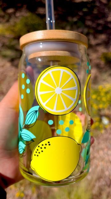 Lemon Home Decor, Kitchen Glassware, Painting Glass Jars, Lemon Kitchen, Painted Pots Diy, Cute Coffee Cups, Diy Glass Bottle Crafts, Glass Bottles Art, Coffee Cup Design