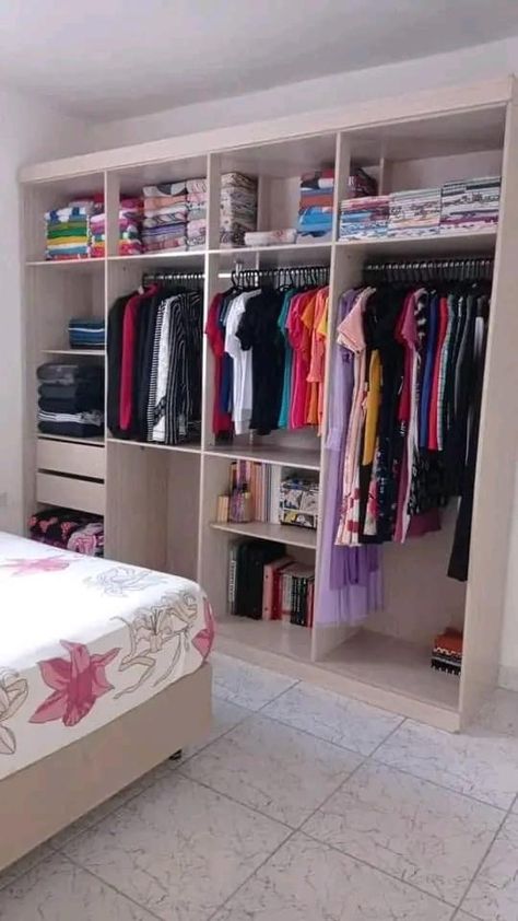 Room Organization Bedroom, Closet Design Layout, Hiasan Bilik Tidur, Wardrobe Interior Design, Closet Layout, Budget Patio, Bedroom Closet Design, Wardrobe Design Bedroom, Small Room Design