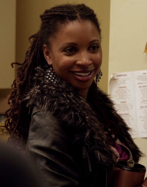 Veronica Fisher Season 1, Veronica Fisher Aesthetic, Veronica Fisher Shameless Outfits, Veronica Fisher Icons, Veronica Fisher Outfits, V From Shameless, V Shameless, Veronica Ball Shameless, Veronica Shameless Icon