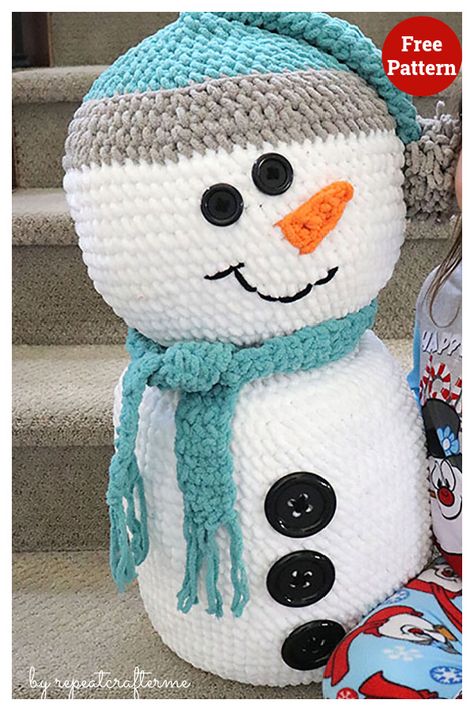 Giant Snowman Free Crochet Pattern Crochet Baby Cocoon Pattern, Snowman Crochet, Baby Cocoon Pattern, Holiday Crochet Patterns, Crochet Baby Cocoon, Crochet Snowman, Crochet Xmas, Baby Cocoon, Toy Crochet