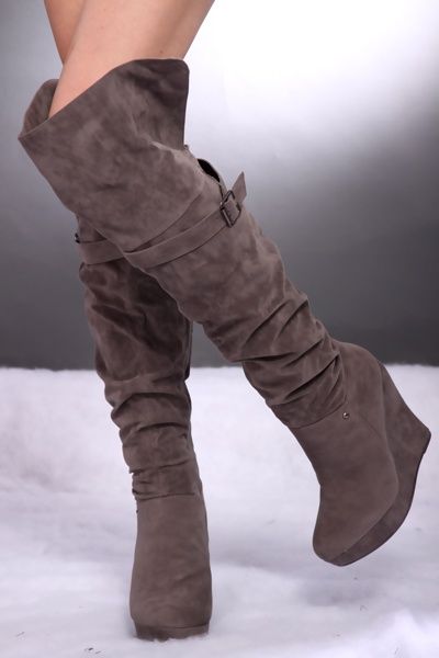 Suede Wedges, Crazy Shoes, Pretty Shoes, Dream Shoes, Shoes Womens, Shoe Obsession, Wedge Boots, Heel Boots, Shoes Shoes