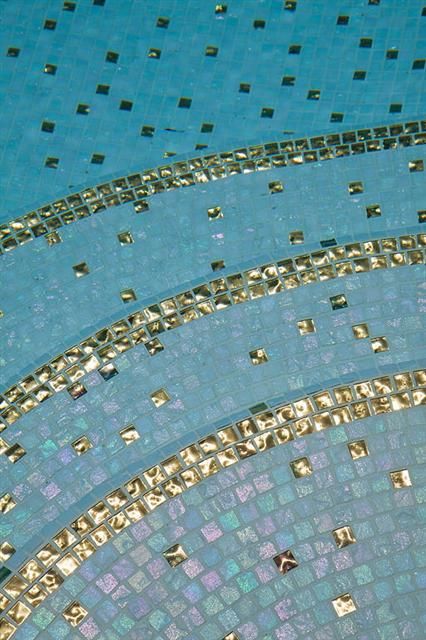 Rectangular Pools, Pool Tile Designs, Ideas De Piscina, Tile Design Ideas, Mosaic Pool Tile, Glass Pool Tile, Luxurious Pool, Swimming Pool Tiles, Gold Tile