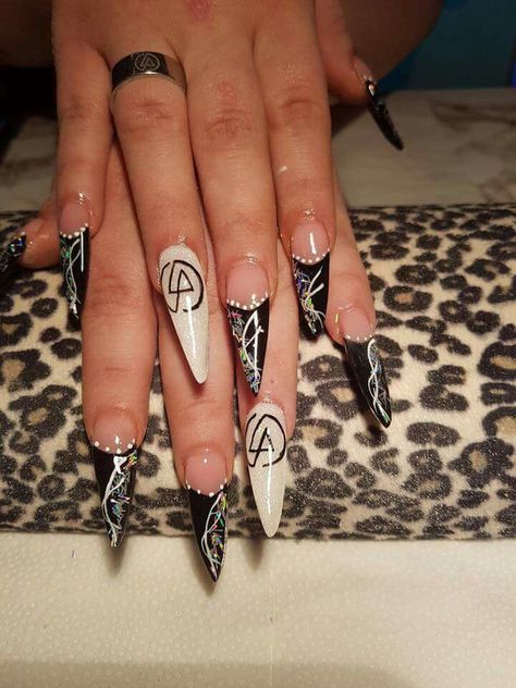 Very Cool Nails! 😃💅 Linkin Park Nails, Cool Nails, Grunge Makeup, Linkin Park, Concert Outfit, Nail Ideas, Outfit Ideas, Concert, Nails