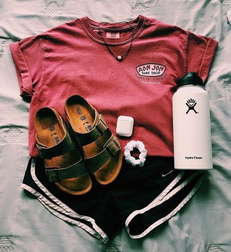 3,200 Likes, 48 Comments - ❊ daily vsco posts ❊ (@vscosummmer) on Instagram: “Uggg so cute!! 😍😍 - q: do you have Birkenstocks?” Spring Outfits Polyvore, Vsco Girl Outfits, Vsco Fits, Vsco Clothes, Argentina Fashion, Vsco Outfits, Teenage Outfits, Vsco Girl, Lazy Outfits