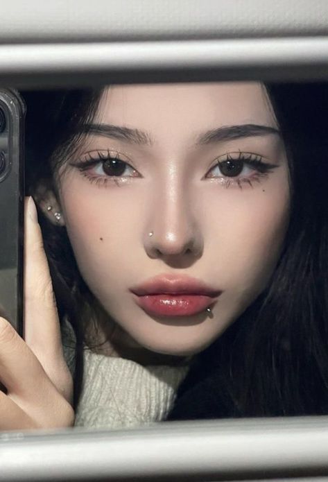 Cat Makeup Look, Douyin Makeup, Doll Eye Makeup, Korean Eye Makeup, Beauty Makeup Tutorial, Image Swag, Ethereal Makeup, Dope Makeup, Asian Eye Makeup