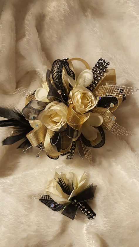 Black gold and ivory corsage set from Hen House Designs www.henhousedesigns.net Gold Corsage Prom, Ivory Corsage, Gold Corsage, Prom Flowers Corsage, Black Corsage, Homecoming Flowers, Prom Corsage And Boutonniere, Black Bouquet, Black Gold Wedding