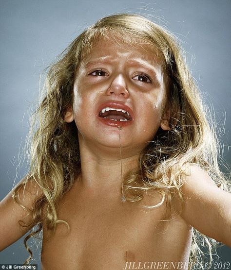 LA Photographer Jill Greenberg's emotive images of weepy toddlers - End Times - compiled in book | Daily Mail Online Kids Crying, Jill Greenberg, Days Like This, Famous Photographers, Baby Crying, Contemporary Frames, Drawing Pencil, Photo Series, Studio Portraits