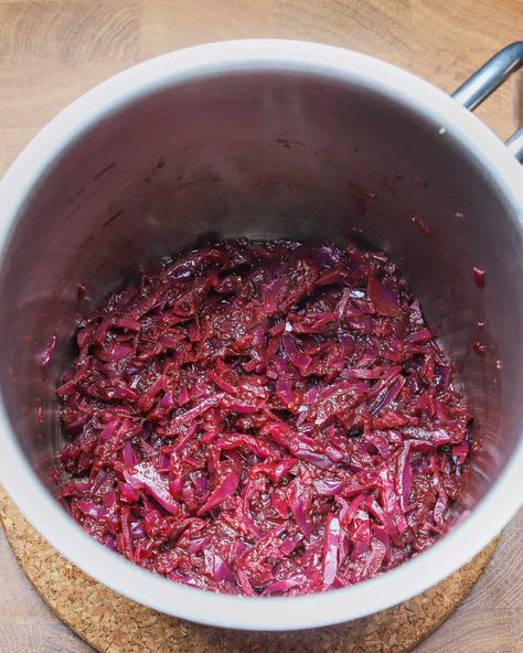 This deeply spiced braised red cabbage with apple and balsamic vinegar is an easy vegan and gluten-free side dish that pairs perfectly with winter comfort food and is a must for Christmas dinner! It can also be made ahead and stored in the fridge or freezer and re-heated on the day for ultimate convenience. #braisedredcabbage #christmasredcabbage #vegansides #veganchristmas #veganredcabbage #glutenfreesides #glutenfreechristmas Red Cabbage And Apples Recipes, Braised Red Cabbage And Apples, German Red Cabbage And Apples, Christmas Red Cabbage, Easy Red Cabbage Recipes, Braised Red Cabbage Recipes, Red Cabbage Christmas, Spiced Red Cabbage, Cooked Red Cabbage