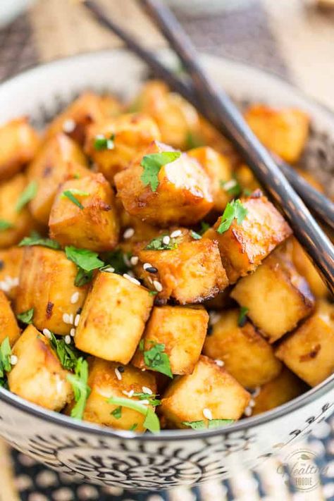 Easy Oven Baked Tofu Tofu Ideas, Tofu Food, Roasted Tofu, Dried Tofu, Veggie Main Dishes, Easy Oven, Baked Tofu, Bariatric Recipes, Healthy Foodie