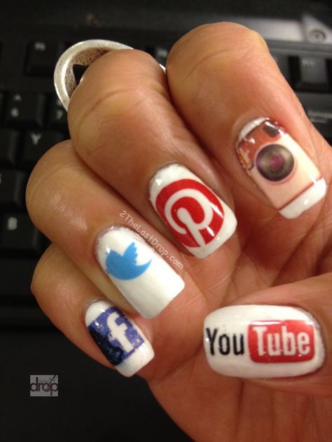 Social Media Nails Unghie Sfumate, Crazy Nail Art, Trendy Nail Design, Nails Desing, Cute Nail Art, Cute Nail Designs, Cool Nail Designs, Creative Nails, Manicure E Pedicure