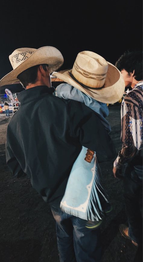 #country #countrybaby #countrydad #cowboybaby Heartless By Elsie Silver, Cade Eaton, Willa Grant, Foto Cowgirl, Cute Country Couples, Elsie Silver, Country Couples, Western Babies, Looks Country