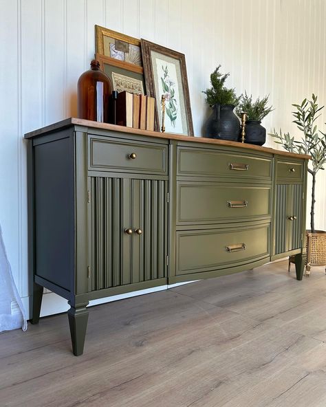 Quick before-after on this stunning sideboard. Loved all the details on this one. Simplified the existing hardware on the middle drawers and swapped the others out for knobs. Love this look😍 This green is the perfect olive with enough warmth and depth to it to give that vintage-y feel. SOLD. #beforeafterfurniture #sideboardmakeover #sideboardtransformation #thecuratedattic #saskatchewan #saskatoon #saskatoonhomes #edmonton #calgary #diyinspo #inspiration #moderninterior #vintageinterior... Olive Green Sideboard, Emerald Green Sideboard, Hampshire Olive Green Dresser, Sideboard Makeover, Green Sideboard, Green Brown Vintage Dresser, Before After Furniture, Green Dresser 1st Dibs, House Of Beauty