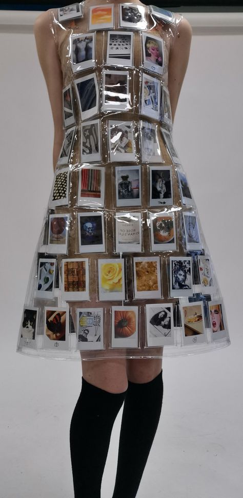 Dress Out Of Plastic Bags, Unconventional Dress Materials, Plastic Outfit Fashion, Fashion Without Fabric, Dress Made Of Photos, Plastic Wrap Dress, Fashion With Recycled Materials, Non Textile Garments Ideas, Dress Out Of Recycled Materials