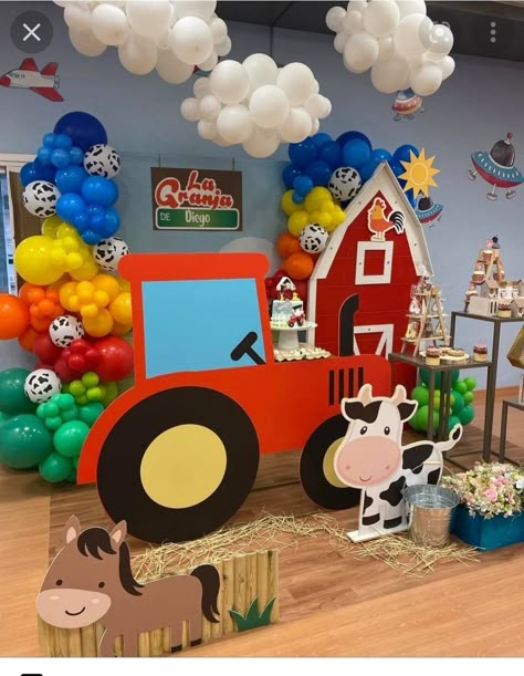 Farm Themed Party, Farm Theme Birthday, Farm Animals Birthday Party, Farm Themed Birthday Party, Barnyard Party, Western Theme Party, Tractor Birthday, Farm Animal Birthday, Barnyard Birthday