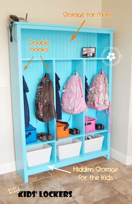 DIY Storage Lockers for Kids -- No Mudroom?  No problem! {OneCreativeMommy.com} Organize your morning routine with this great storage solution! Kids Locker, Closet Ikea, Locker Organization, Storage Lockers, Casa Vintage, Laundry Room Storage, Diy Desk, School Organization, Room Storage