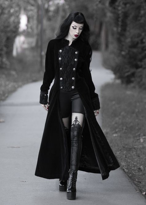 Black Bouble Breasted Gothic Long Coat For Women. DevilNight.co.uk | We Ship Worldwide #gothiccoat#longgothiccoat#gothiccoatforwomen#blackgothiccoat#doublebreastedgothiccoat#velvetgothiccoat#gothiccoatforwomen Long Coat For Women, Dark Beauty Fashion, Black Coats, Gothic Coat, Gothic Chic, Gothic Looks, Goth Look, Long Black Coat, Coat For Women