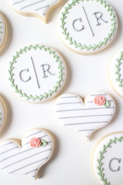 18 Wedding Monogram Ideas to Show off Those New Initials {Sugar Studio} Engagement Cookies Decorated, Wedding Monogram Ideas, Cookie Decorating Ideas, Wedding Cookies Decorated, Wedding Shower Cookies, Anniversary Cookies, Engagement Cookies, Bridal Cookies, Monogram Cookies