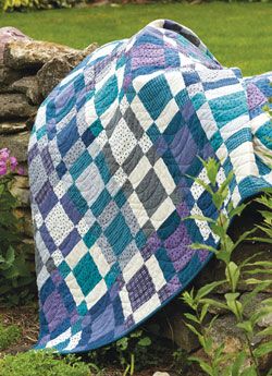 Make this warm flannel quilt in beautiful colors. These easy quilt blocks go together sew quickly! Flannel Quilt Patterns, Easy Quilting Projects, Free Quilt Tutorials, Easy Quilting, Hand Quilting Patterns, Modern Quilting Designs, Jelly Roll Quilt Patterns, Flannel Quilts, Easy Quilt