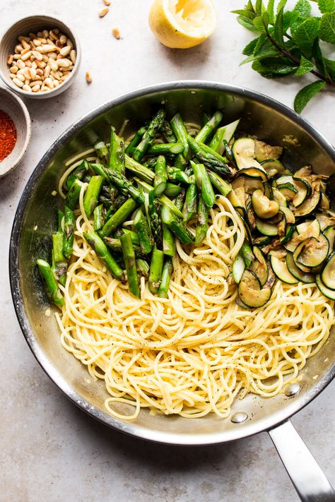 Zucchini Asparagus Pasta, Zucchini Asparagus Recipes, Zucchini And Asparagus Recipes, Meal Snap, Asparagus Zucchini, Daniels Fast, Vegan Moussaka, Zucchini Pasta Recipes, Pasta Pan