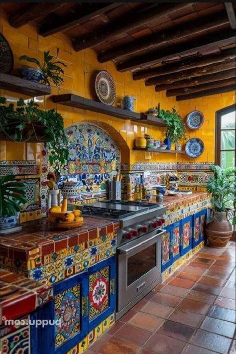 Mexican Tile Kitchen, Hacienda Style Kitchen, Mexican Style Kitchens, Mexican Kitchen Decor, Mexican Kitchens, Mexican Home Decor, Mexican Home, Mexican Tile, Mexican Decor