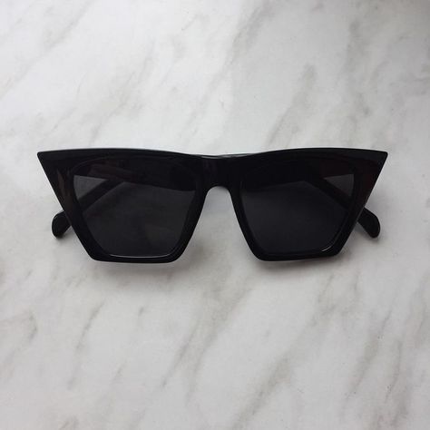 Black sunglasses, big black sunglasses, black square sunglasses, fancy sunglasses Cute With Glasses, Fancy Sunglasses, Unique Glasses Frames, Pretty Sunglasses, Black Square Sunglasses, Aesthetic Sunglasses, Sunglasses Big, Round Face Sunglasses, Sunglasses Trend