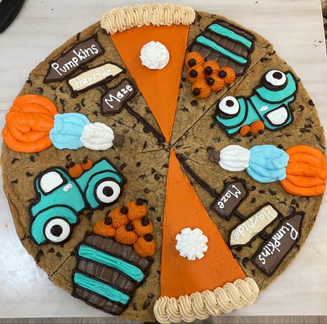 Fall Cookie Cake Slices, Cookie Cake Thanksgiving, Fall Cookie Cakes, Cookie Cake Slice Designs, Cookie Cake Decorating Ideas Halloween, Fall Cookie Cake, Thanksgiving Cookie Cake, Cookie Cake Slices Decorated, Halloween Cookie Cakes