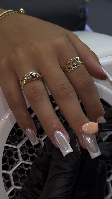 Wife Nails, Pearl Chrome, Kylie Nails, Milky Nails, Glazed Donut, Work Nails, Classy Acrylic Nails, Bling Acrylic Nails, Acrylic Nails Coffin Short