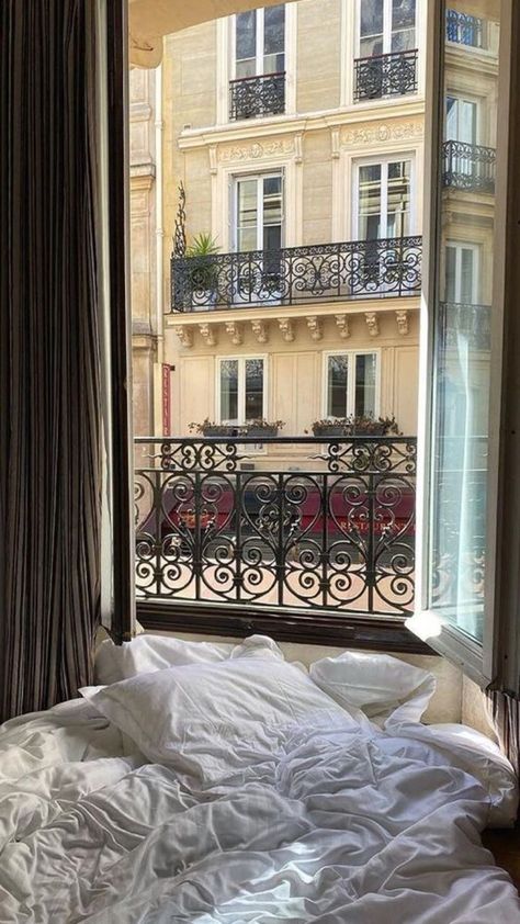 Paris Aesthetic Room, Paris Bedroom Aesthetic, Italian Apartment, Morning In Paris, Dream House Aesthetic, Fancy Bedroom, Madrid Apartment, Paris Rooms, Paris Bedroom