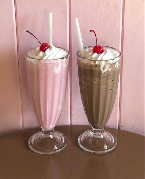 Share A Milkshake, You Are My Moon, Vintage Americana, Milkshakes, Food Obsession, Pretty Food, Aluminum Foil, Om Nom, Cute Food