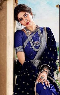 Marathi Look, Maharashtrian Bride, Royal Blue Saree, Blue Sari, Maharashtrian Saree, Indian Bride Makeup, Nauvari Saree, Bridal Sarees South Indian, Indian Bride Outfits