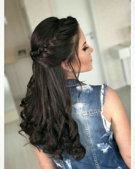 ⭐peinados⭐ Engagement Hairstyles, Quinceanera Hairstyles, Hair Upstyles, Quince Hairstyles, Front Hair Styles, Penteado Cabelo Curto, Trending Hairstyles, Hairstyles For Long Hair, Wedding Hairstyles For Long Hair