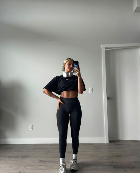 Modest Gym Outfit, Modele Fitness, Gymwear Outfits, Gym Lover, Gym Crush, Look Legging, Gym Attire, Cute Workout Outfits, Fitness Wear Outfits