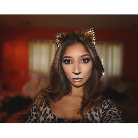 Cat Halloween make up :) Leapord Halloween Outfit Makeup, Leopard Cat Halloween Costume, Cat Face Costume Make Up, Lepord Halloween Costume Makeup, Leopard Cat Makeup Halloween, Cat Halloween Makeup, Halloween Make Up, Halloween Make, Halloween Cat