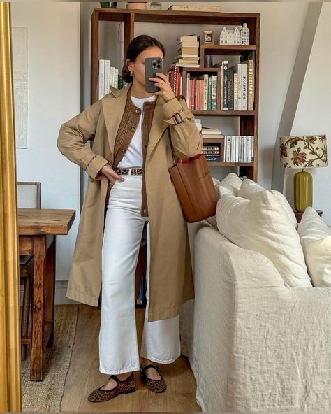 love a good white after labour day moment #whiteafterlaborday #fallfashion #falloutfits #fallfashiontrends French Style Parisian Chic, Style Parisian Chic, Trench Beige, Cold Fashion, Parisian Chic Style, Trench Coat Outfit, Fall Trends Outfits, Weekend Dresses, Winter Fashion Outfits Casual