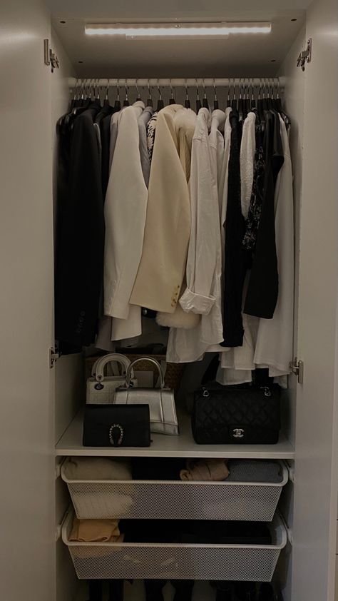 Wardrobe Asthetic Picture, Dressing Well Aesthetic, Simple Closet Aesthetic, Small Closet Organization Aesthetic, Aesthetic Wardrobe Organization, Small Closet Aesthetic, Closet Organization Ideas Aesthetic, Minimalist Dressing, Closet Organisation