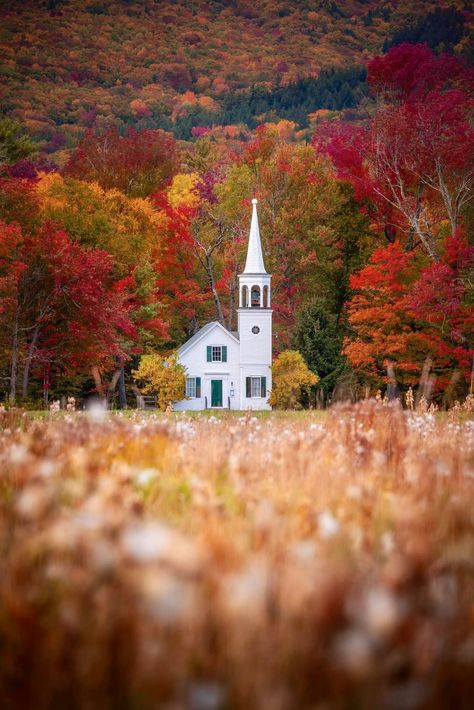 Autumn Tale, Forest Theme Wedding, Old Country Churches, Church Pictures, Old Churches, Country Church, Beautiful Sites, White Mountains, Autumn Scenery