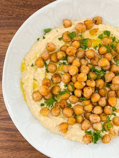 Easy Hummus Recipe - Peanut Butter and Jilly Vegan Gluten Free Snacks, Easy Hummus Recipe, Garlic Hummus, Easy Hummus, Crispy Chickpeas, Favorite Recipes Dinner, Homemade Hummus, Hummus Recipe, Healthy Snacks Easy