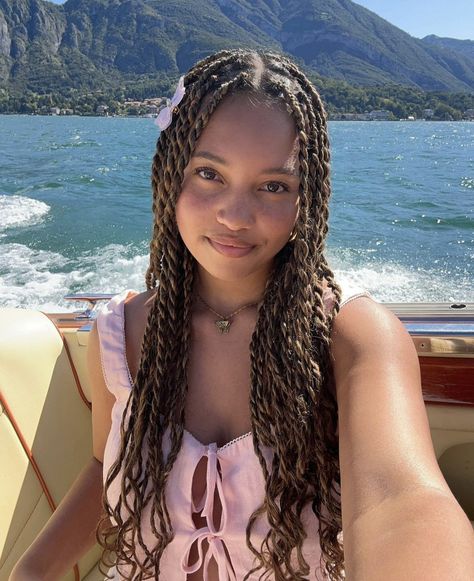 Kamie Crawford Outfit, Braids For Black Women Summer, Braids With Shells, Beach Hairstyles For Black Women, Summer Braids, Braids Ideas, Hairstyle Inspo, Cute Box Braids Hairstyles, Protective Hairstyles Braids