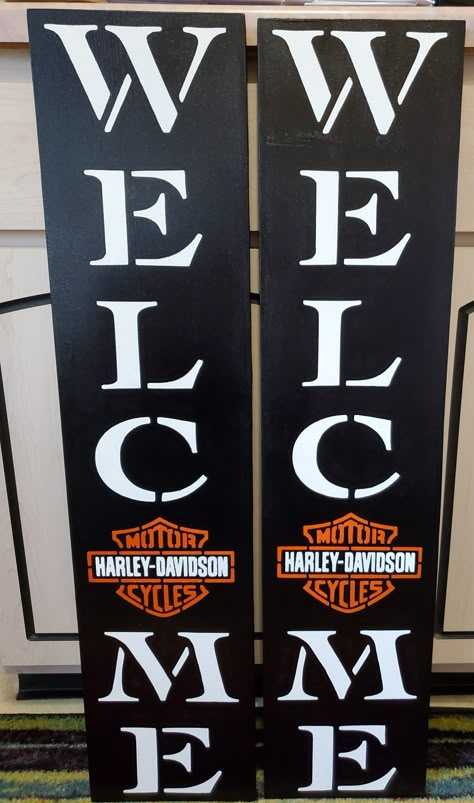 Harley Davidson Cricut Projects, Diy Harley Davidson Gifts, Harley Davidson Memorial Ideas, Harley Davidson Crafts Homemade, Diy Harley Davidson Decor, Harley Davidson Wedding Ideas, Harley Davidson Diy Projects, Motorcycle Door Hanger, Harley Davidson Door Hanger