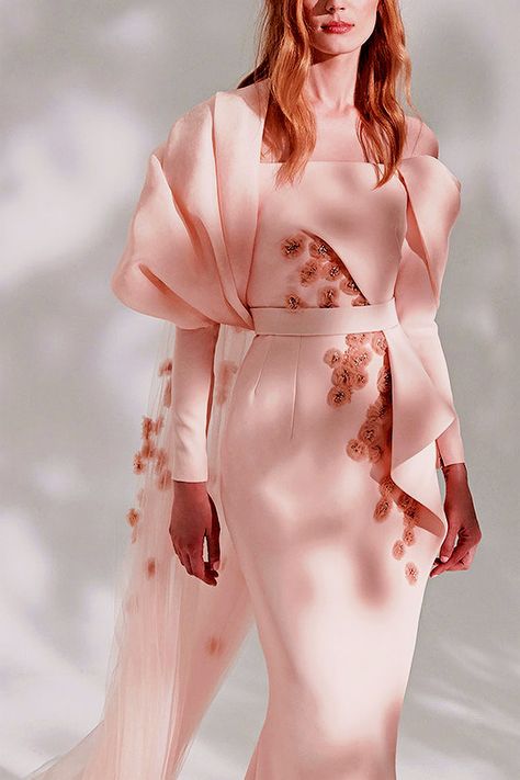 AZZI & OSTA Couture Fall Winter 2021 #azzi&osta #azzi&osta2021 #fashion #moda #dress #vestido Azzi & Osta, Houte Couter Dress, Houte Couter, Azzi And Osta, Azzi Osta, Blueberry Lemon Cake, Lemon Cake, Runway Fashion, Bridal Dresses