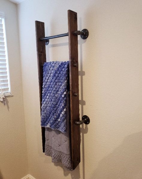 Rustic Industrial Pipe Wall Mount Blanket Ladder Wood Quilt - Etsy Wall Blanket, Hanging Ladder, Wood Quilt, Quilt Ladder, Rustic Quilts, Blanket On Wall, Diy Blanket Ladder, Pipe Decor, Blanket Ladder