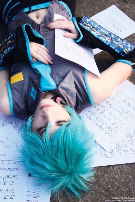 Gender-bend - (Male) Hatsune Miku Mikuo Hatsune, Hatsune Miku Cosplay, Vocaloid Kaito, Vocaloid Cosplay, Fitness Shirts, Miku Vocaloid, Miku Cosplay, Cosplay Boy, Vocaloid Characters