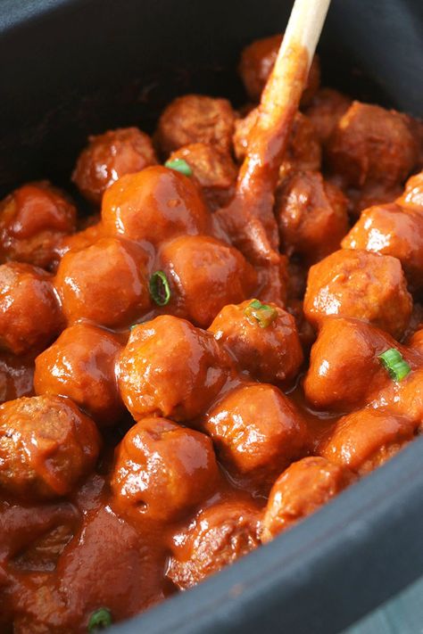 Strawberry Chipotle Bbq Sauce, Slow Cooker Cocktail Meatballs, Meatball Appetizers, Chipotle Bbq Sauce, Bacon Wrapped Pineapple, Glazed Meatballs, Meatball Sauce, Appetizer Meatballs, Primal Recipes