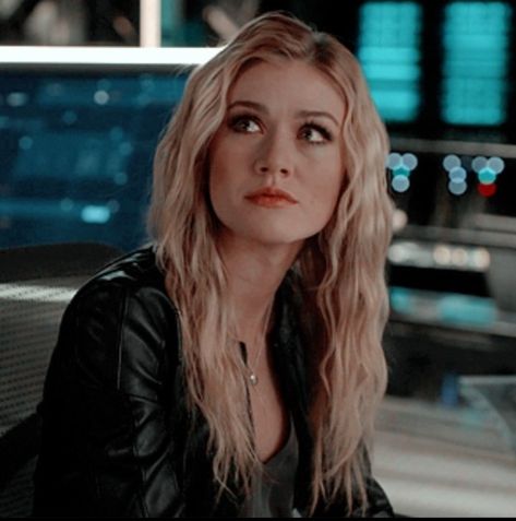 Blonde Katherine Mcnamara, Katherine Mcnamara Blonde, Hayden Romero, Flash Supergirl, Arrow Black Canary, Kat Mcnamara, Marvel Dr, Arrow Tv, Fantasy Books To Read